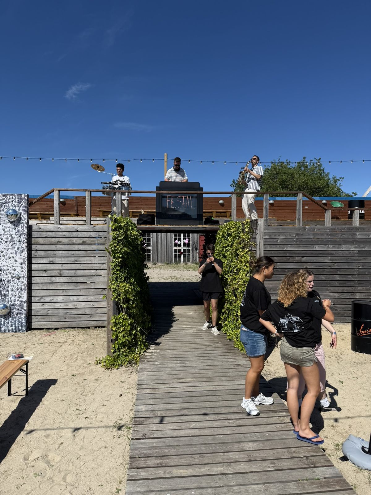 Live musik på strandscenen